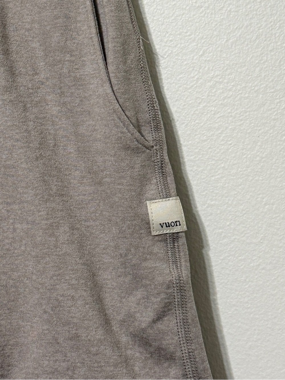 Vuori Women's Boyfriend Shorts Size Small Halo Comfy - Picture 4 of 7